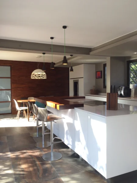 Rénovation d'une cuisine à Nîmes optimisation des espaces et des volumes